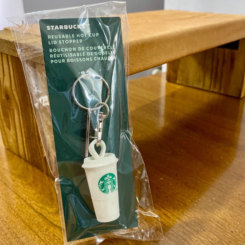 NWT Starbucks Reusable Hot Cup Lid Stopper Keychain White Mini Coffee Cup 2025